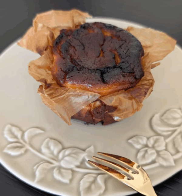 濃厚バスクチーズケーキ